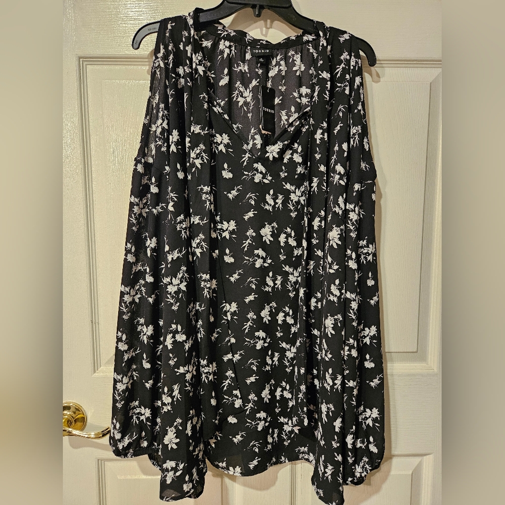 Torrid Black and White Floral Blouse